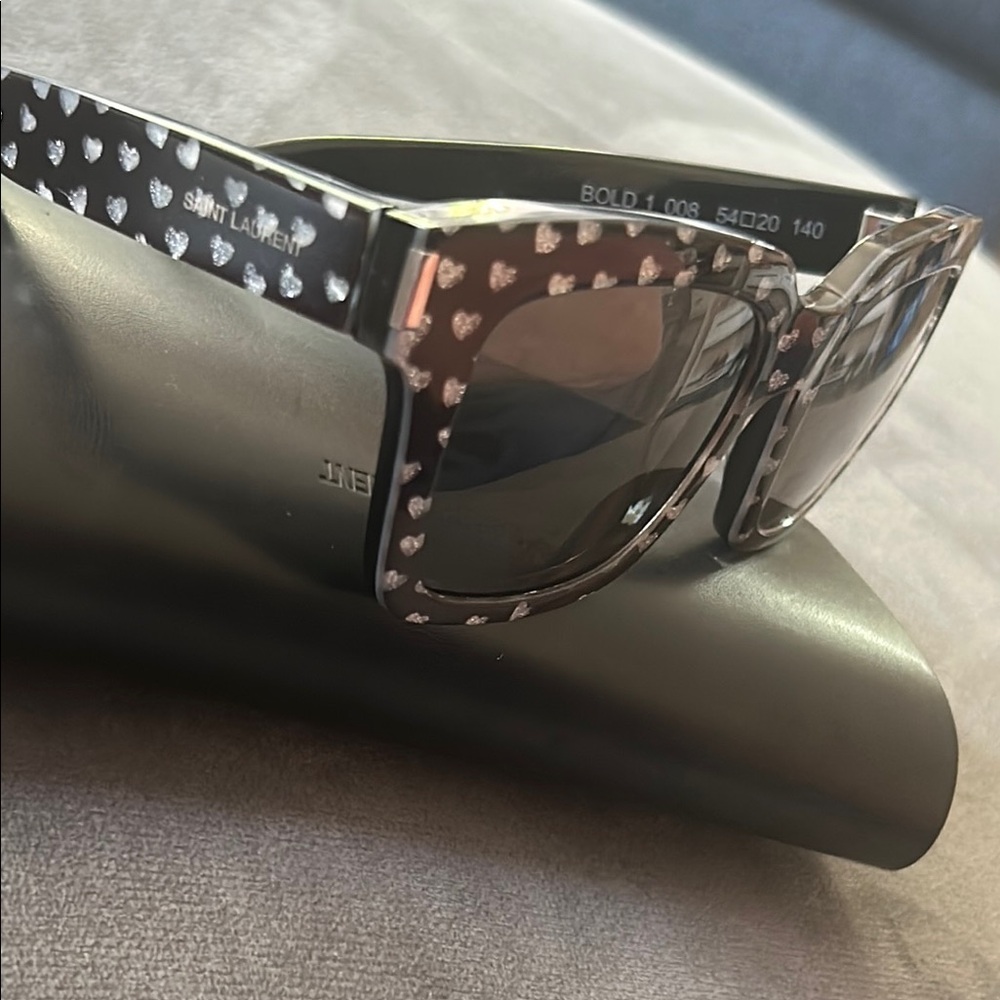 Saint Laurent authentic 🤍Heart Patterned Black Sunglasses